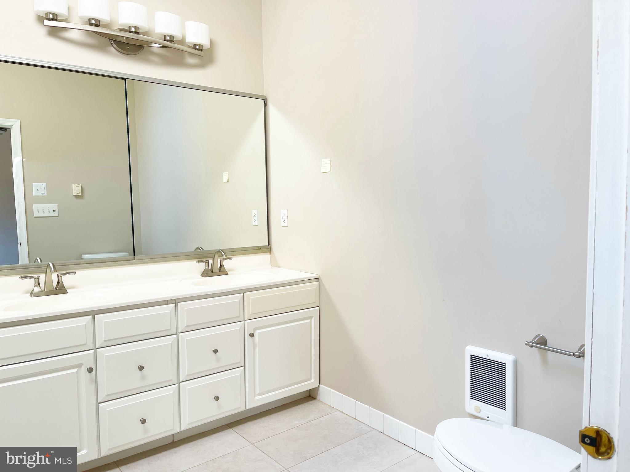 121 GLENEAGLES DRIVE