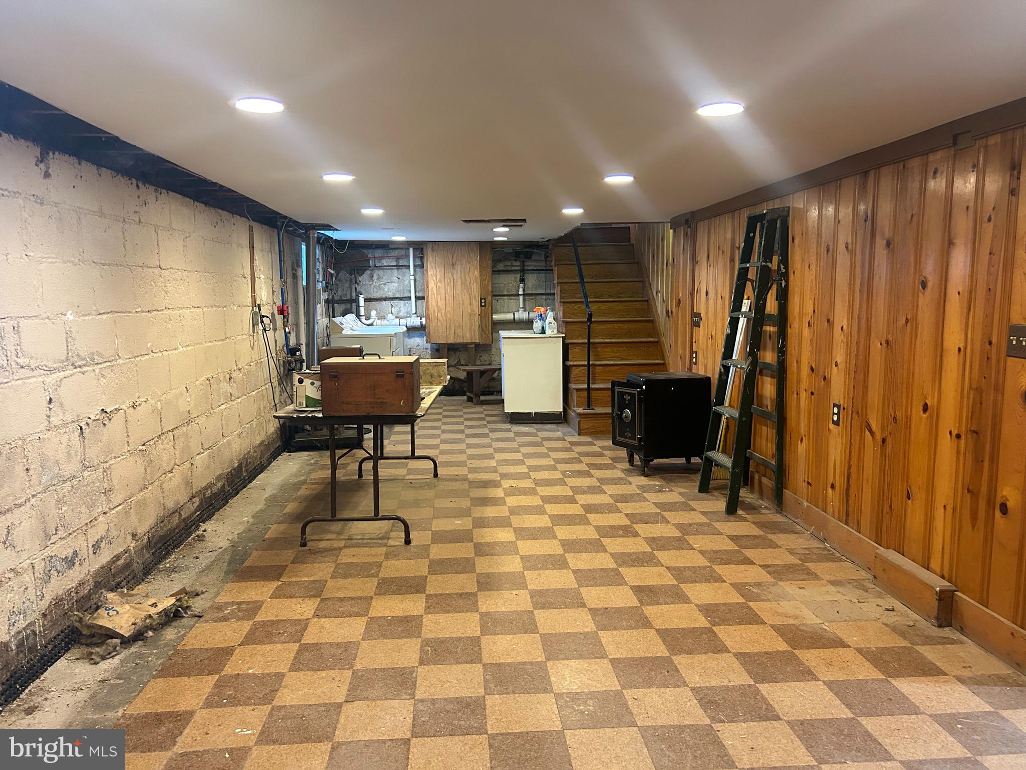 480 SPRINGDALE AVENUE