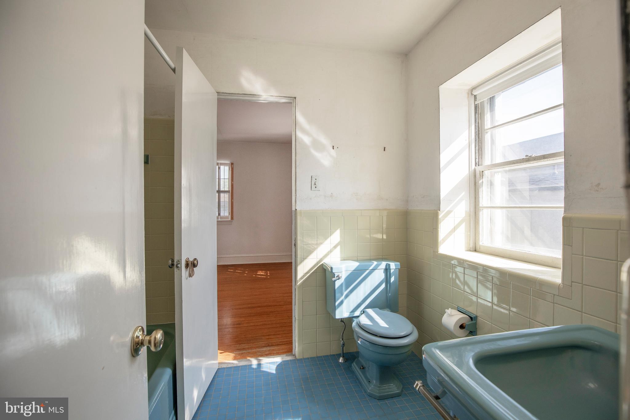 7603 WOODLAWN AVENUE