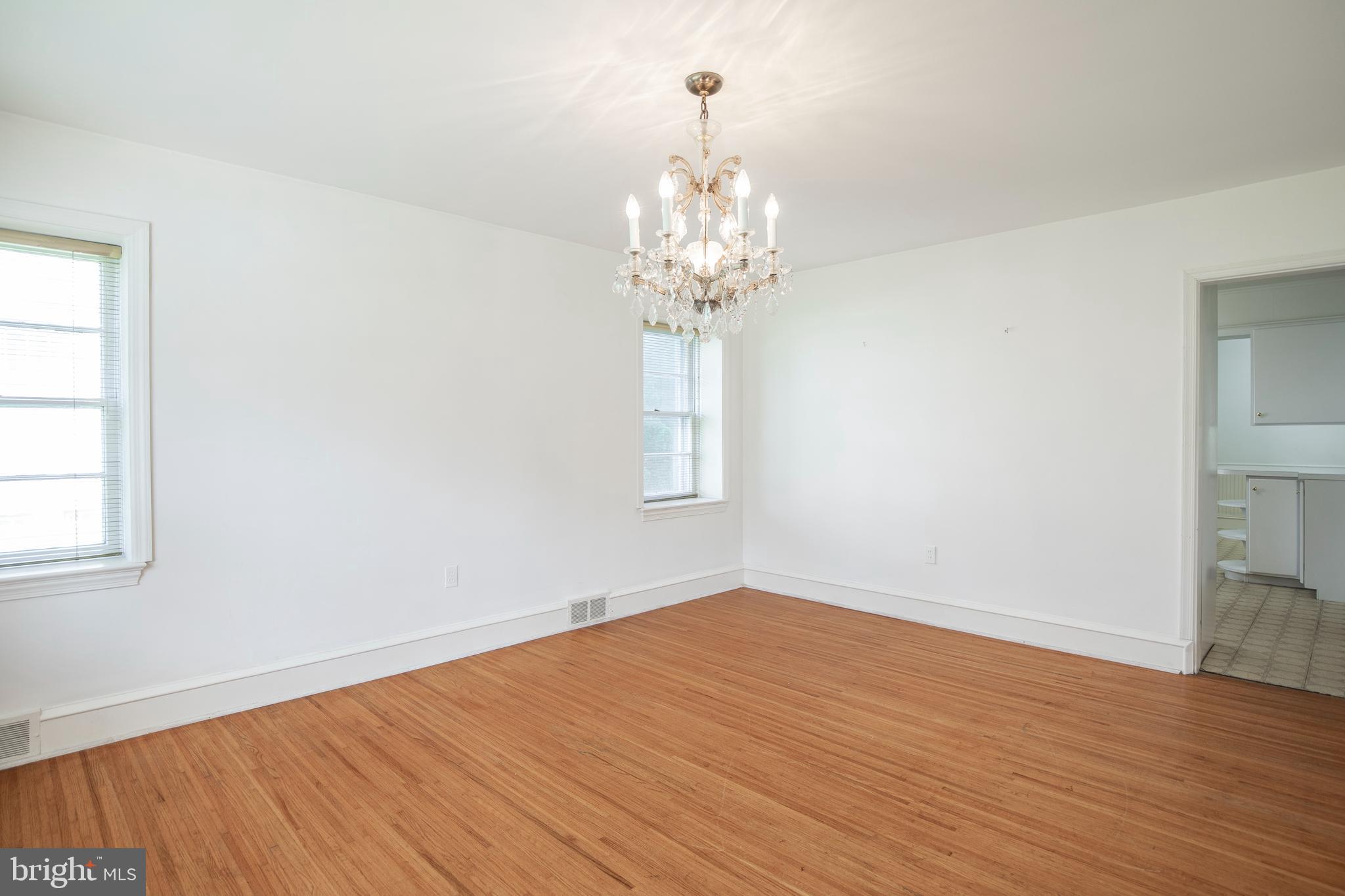 7603 WOODLAWN AVENUE