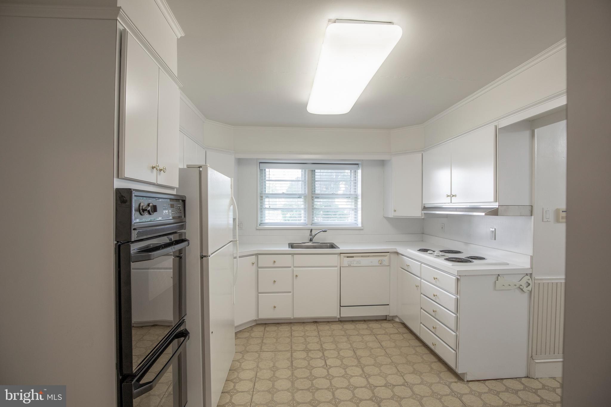 7603 WOODLAWN AVENUE