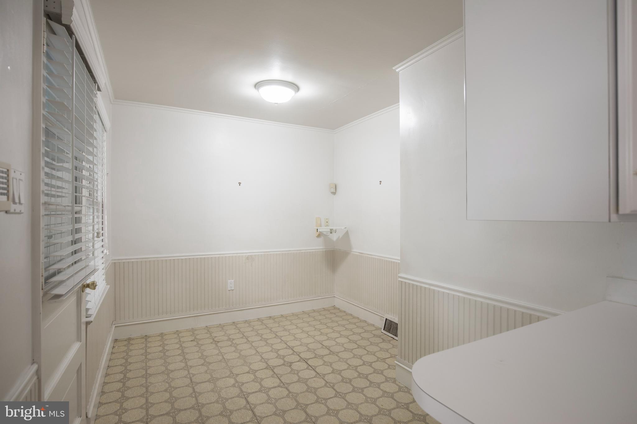 7603 WOODLAWN AVENUE