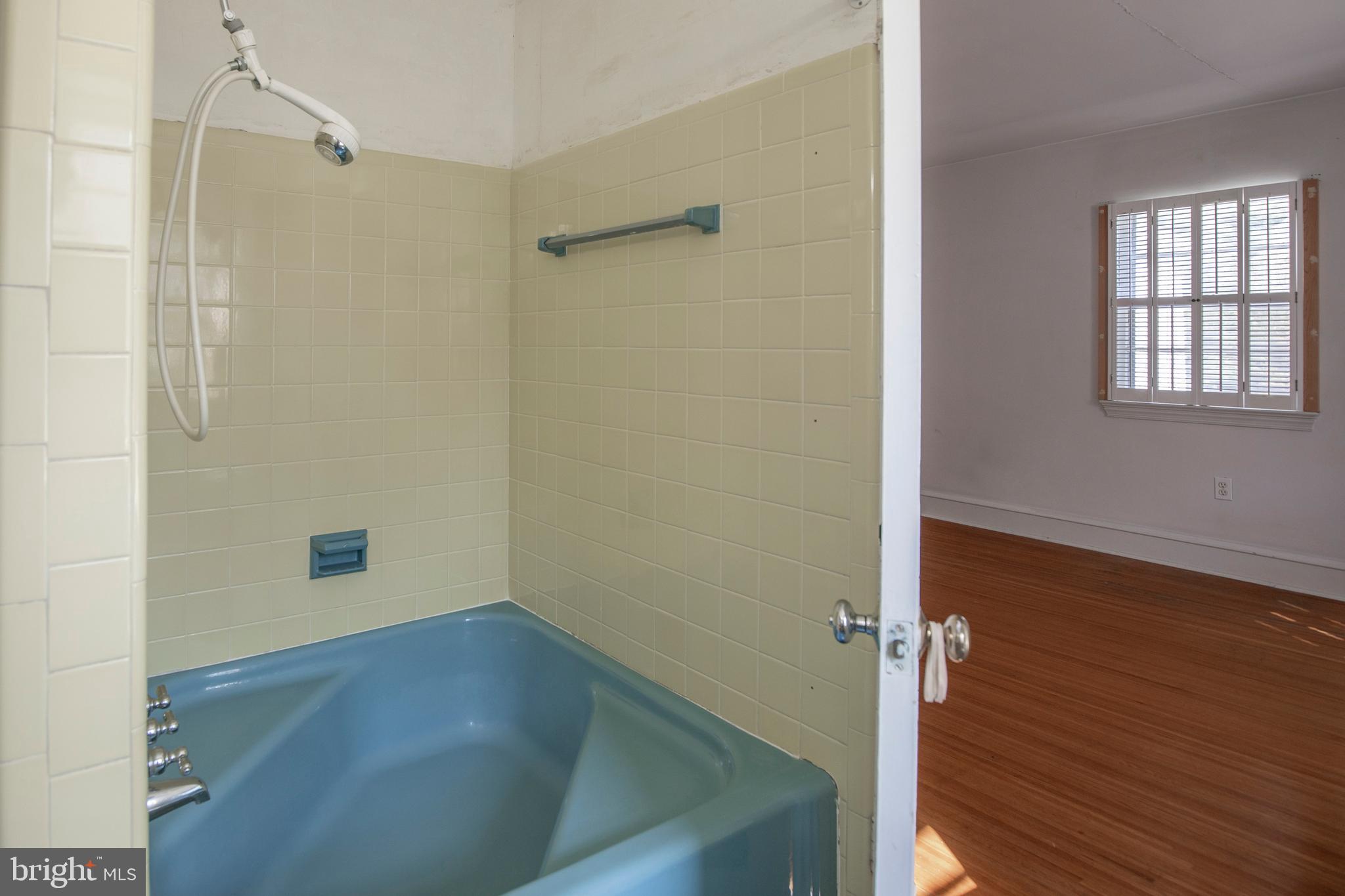 7603 WOODLAWN AVENUE