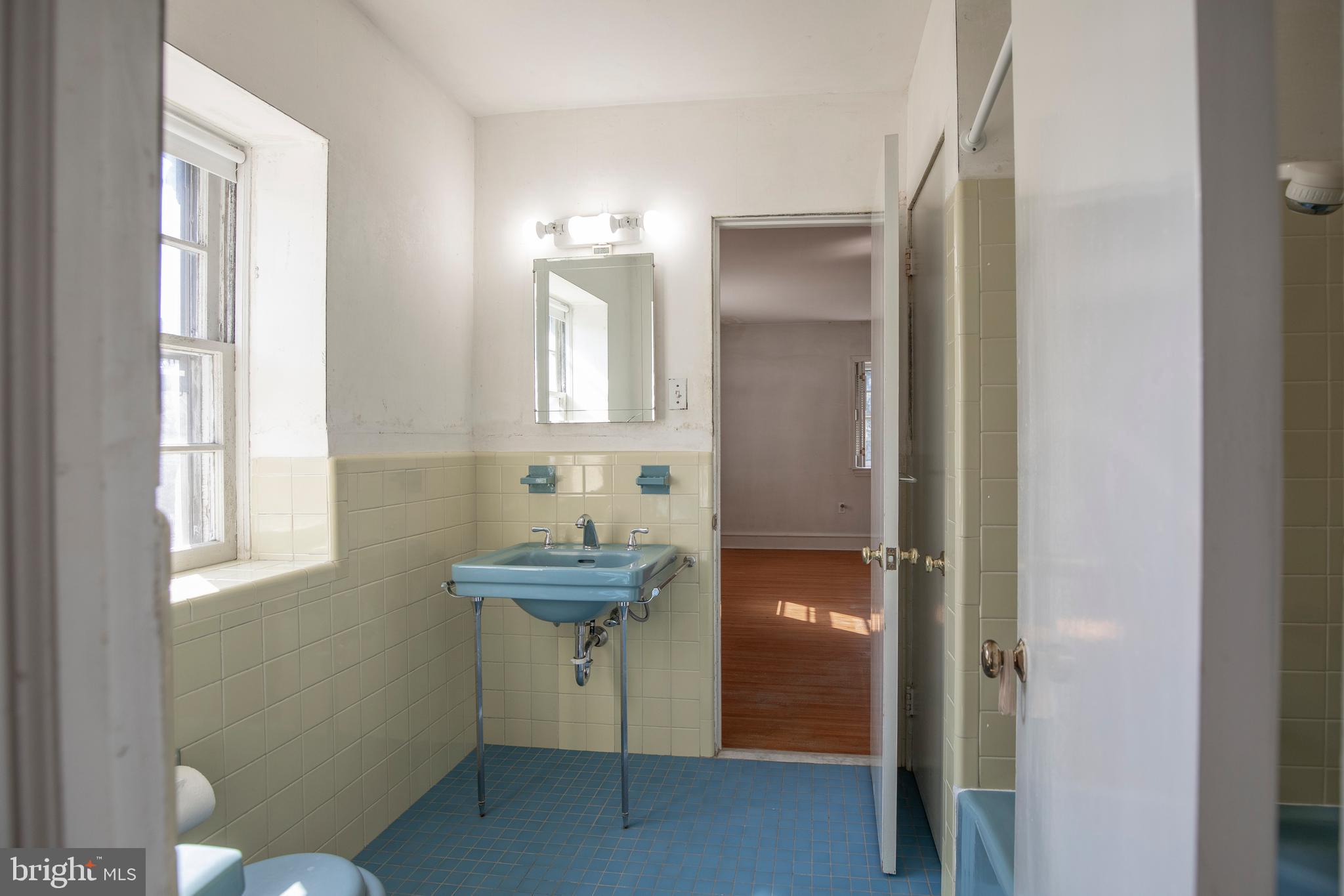 7603 WOODLAWN AVENUE