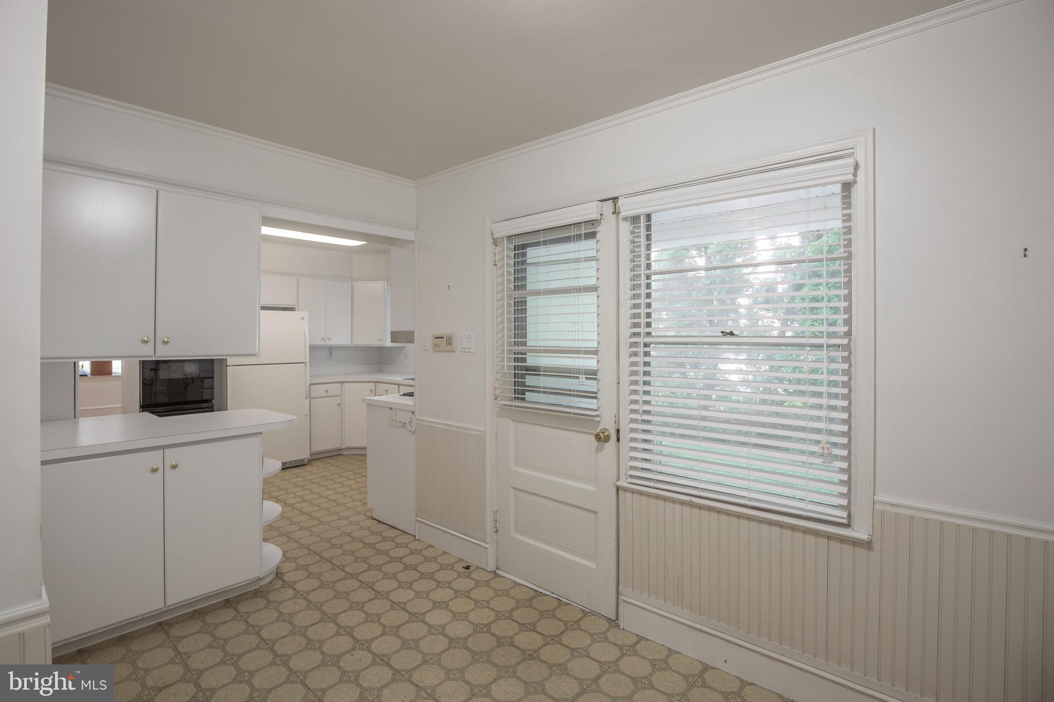 7603 WOODLAWN AVENUE