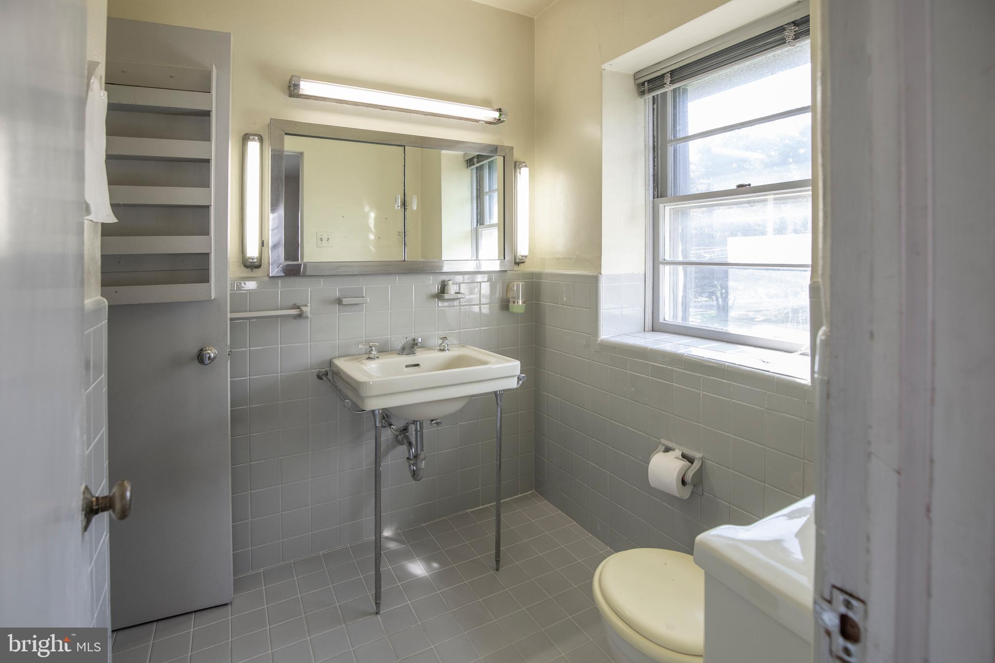 7603 WOODLAWN AVENUE