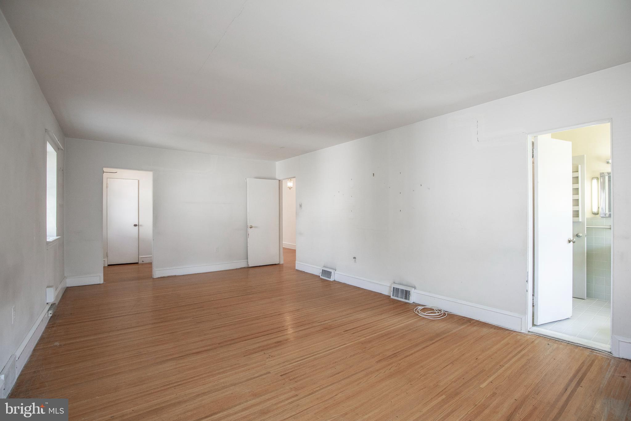 7603 WOODLAWN AVENUE