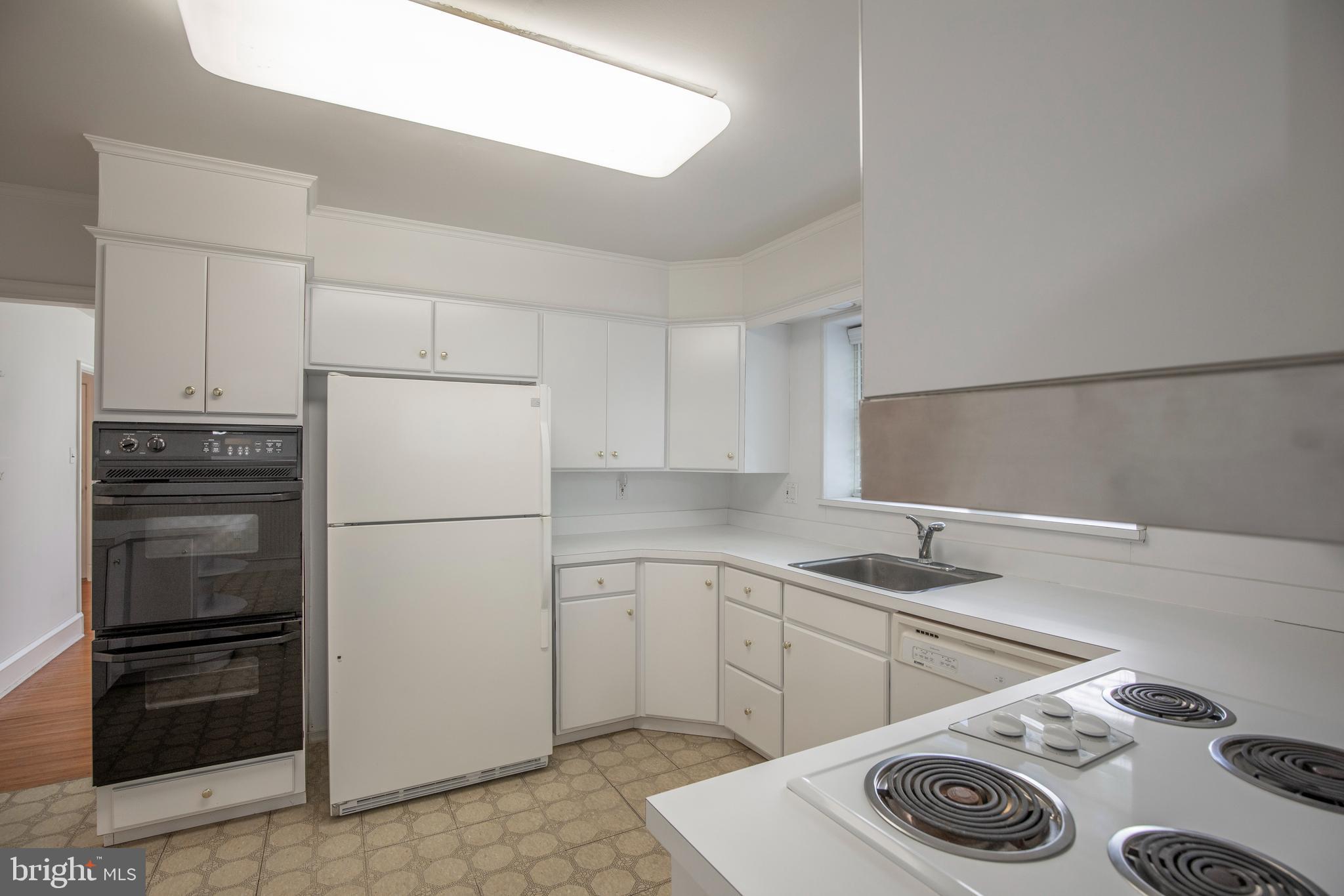 7603 WOODLAWN AVENUE