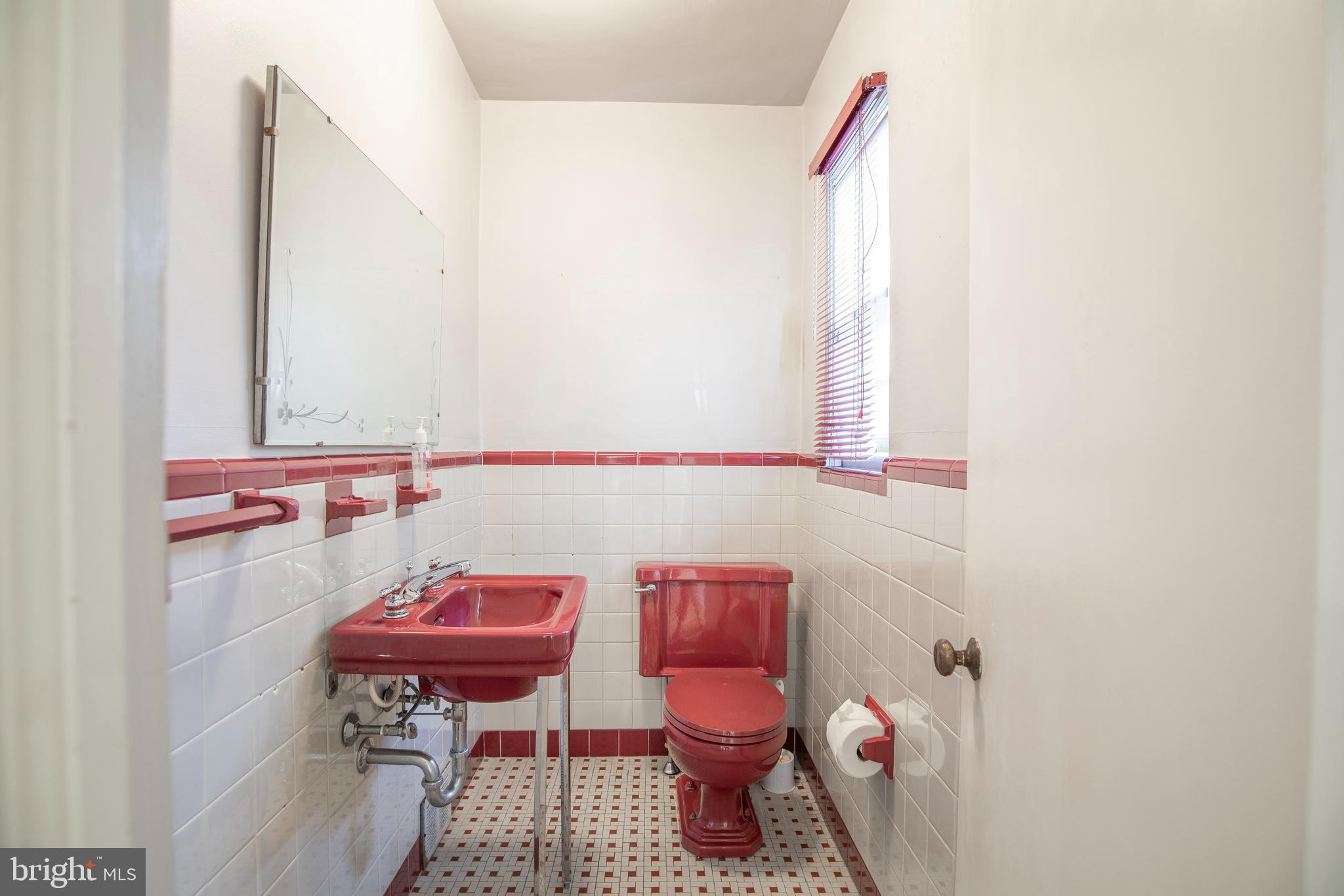 7603 WOODLAWN AVENUE