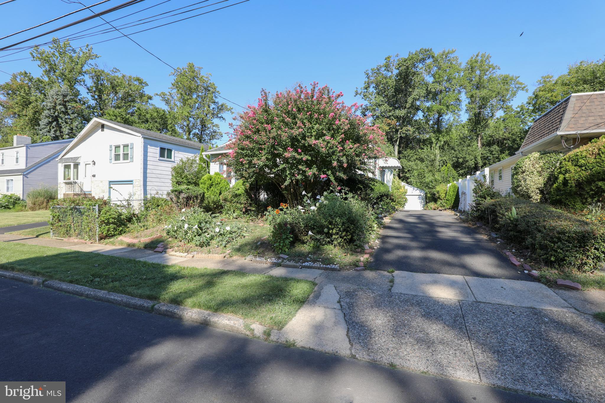 1570 COOLIDGE AVENUE