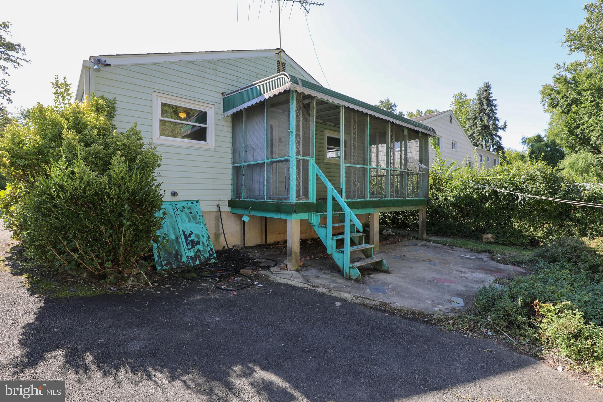 1570 COOLIDGE AVENUE