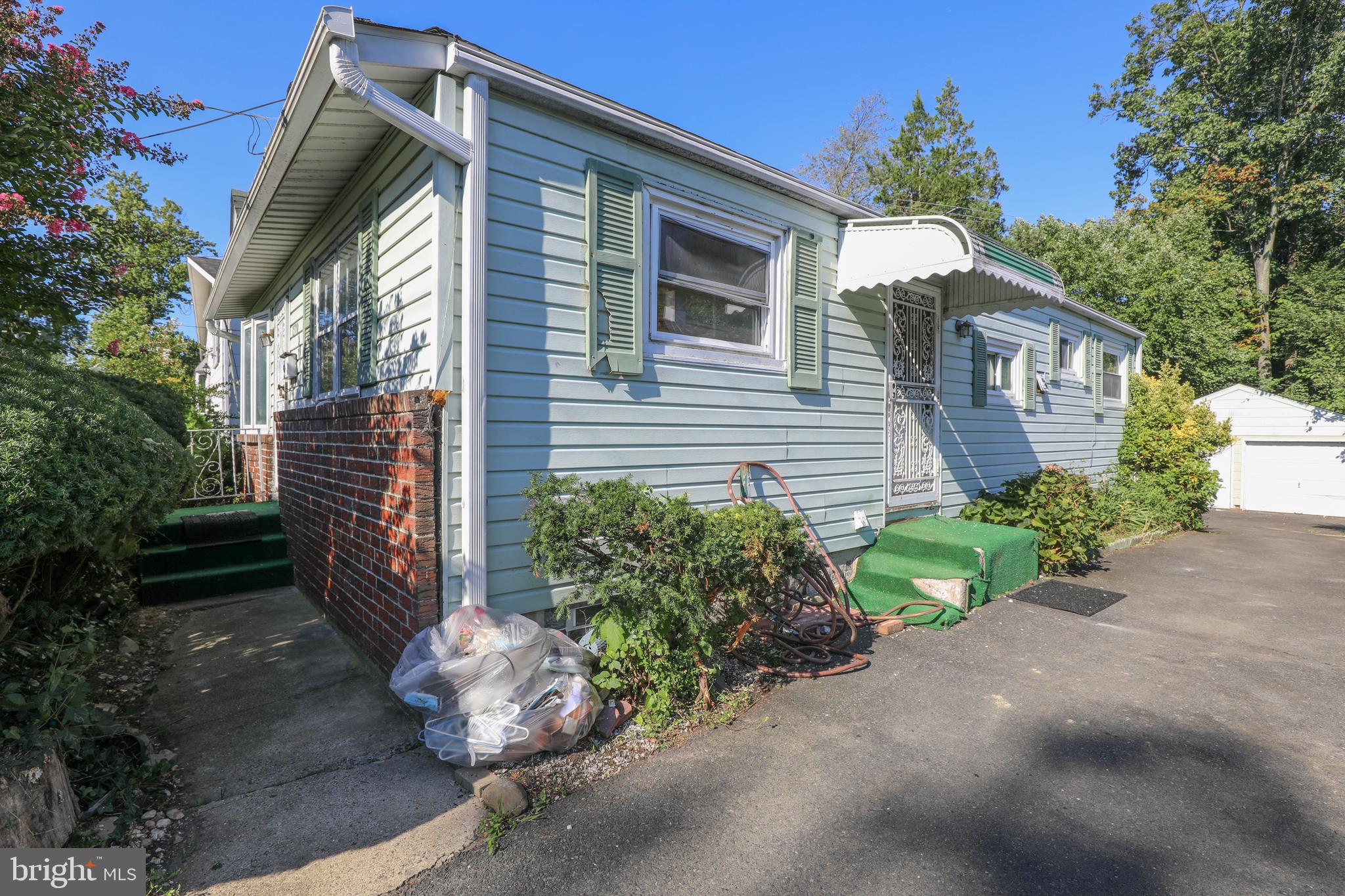 1570 COOLIDGE AVENUE