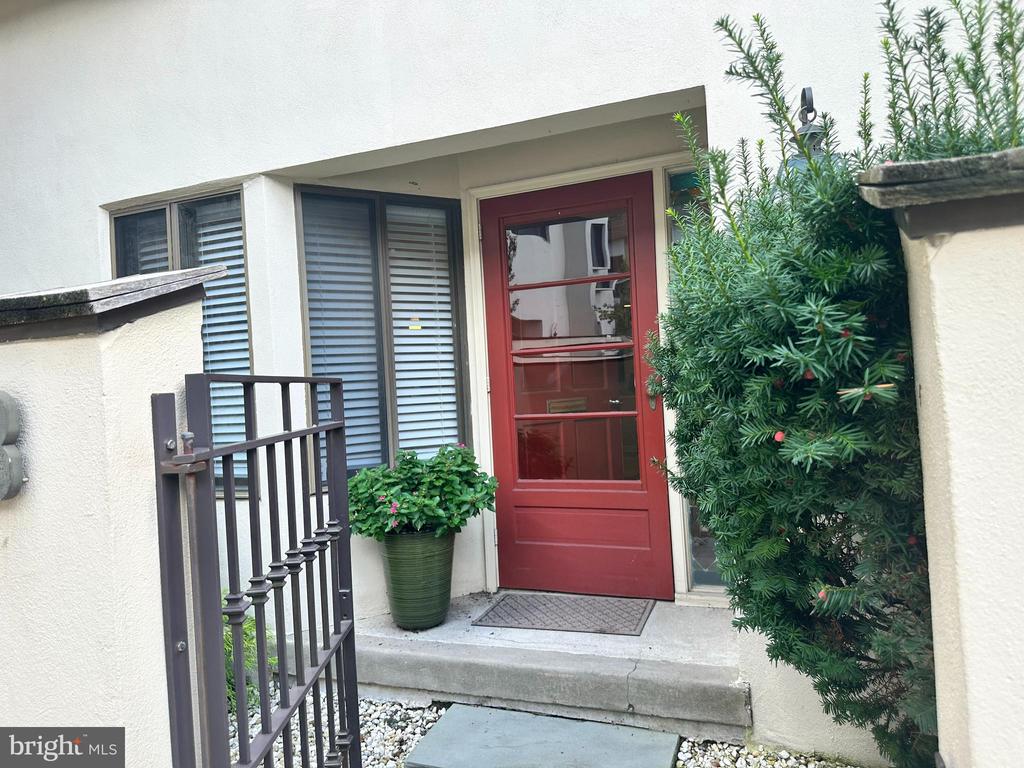 100 LLANALEW ROAD 13A