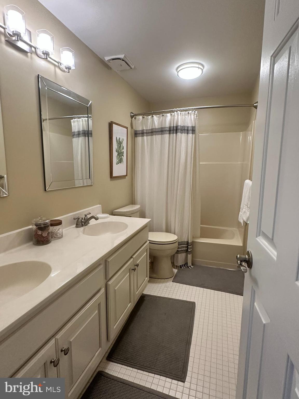 100 LLANALEW ROAD 13A