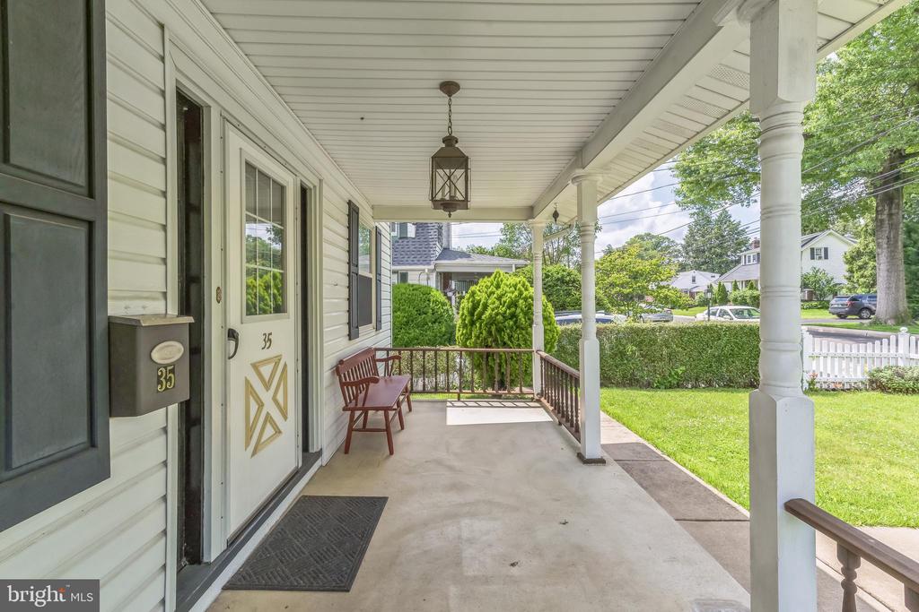 35 WILLIAMS LANE