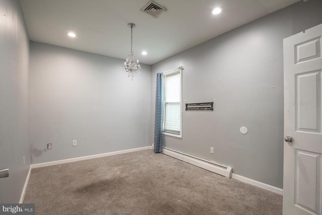 214 CROOKED LANE