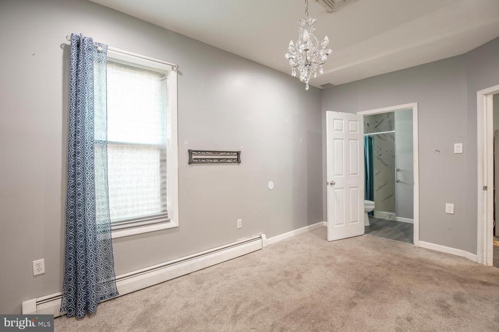 214 CROOKED LANE