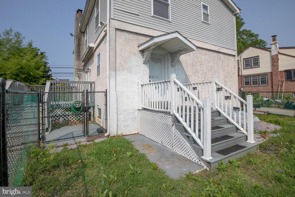 214 CROOKED LANE