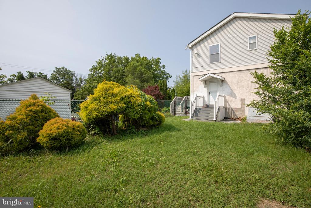 214 CROOKED LANE