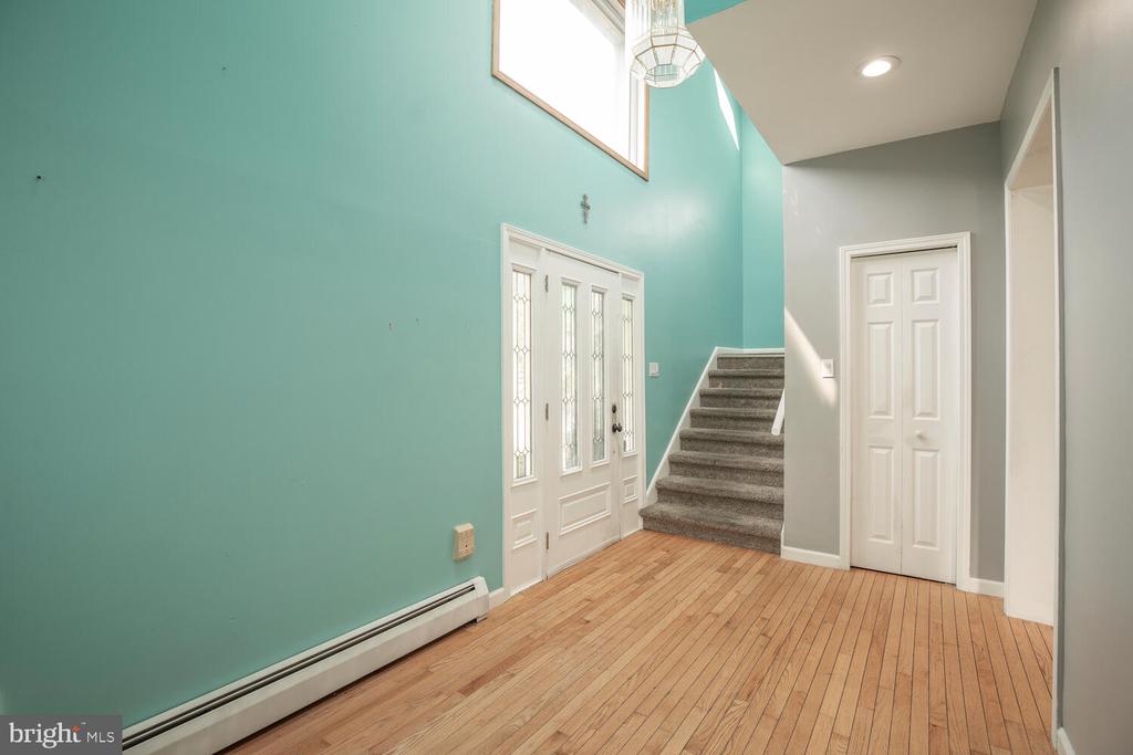 214 CROOKED LANE