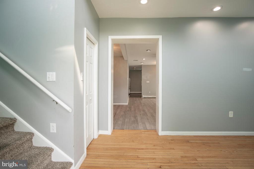 214 CROOKED LANE