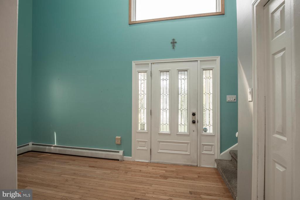 214 CROOKED LANE