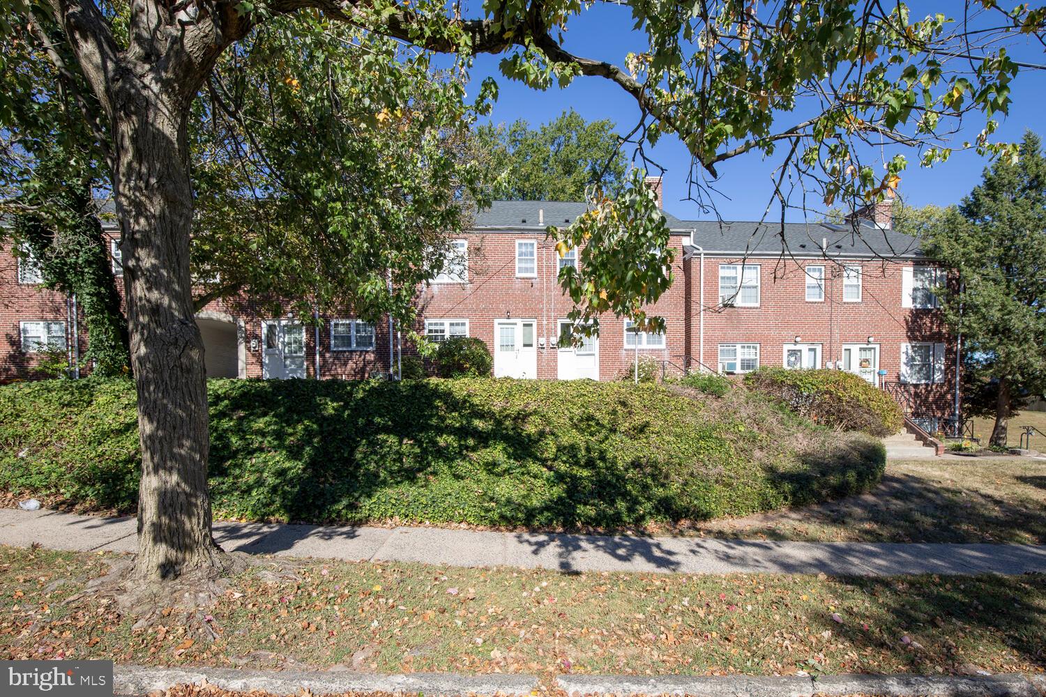 200 MAPLEWOOD DRIVE CONDO 4