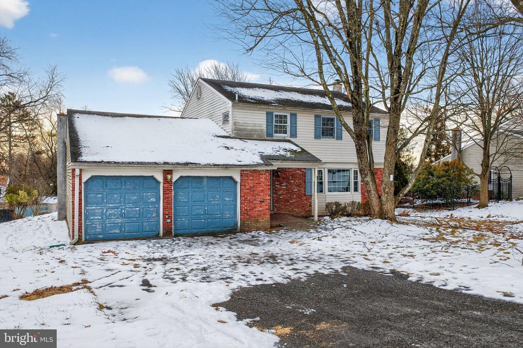 536 LEXINGTON LANE
