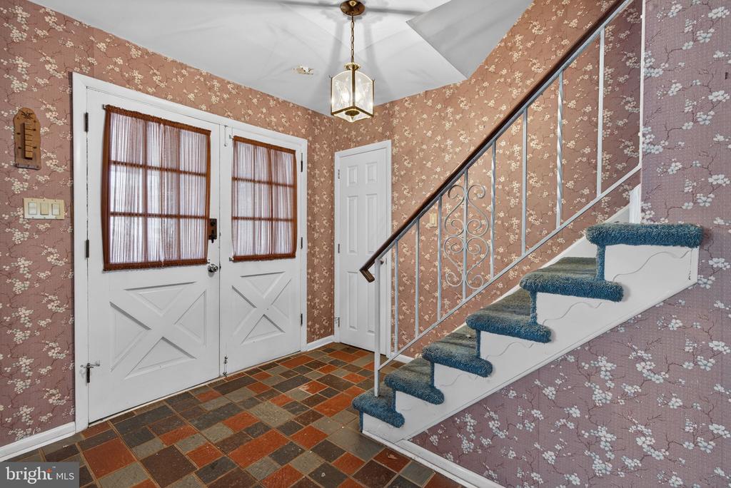 536 LEXINGTON LANE