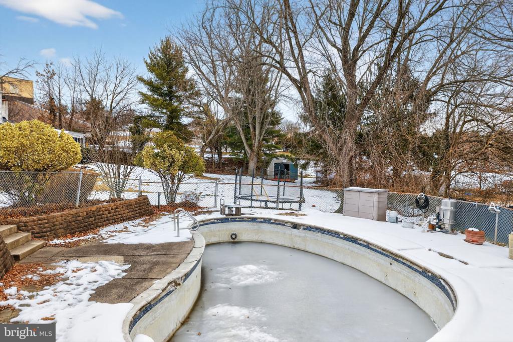 536 LEXINGTON LANE