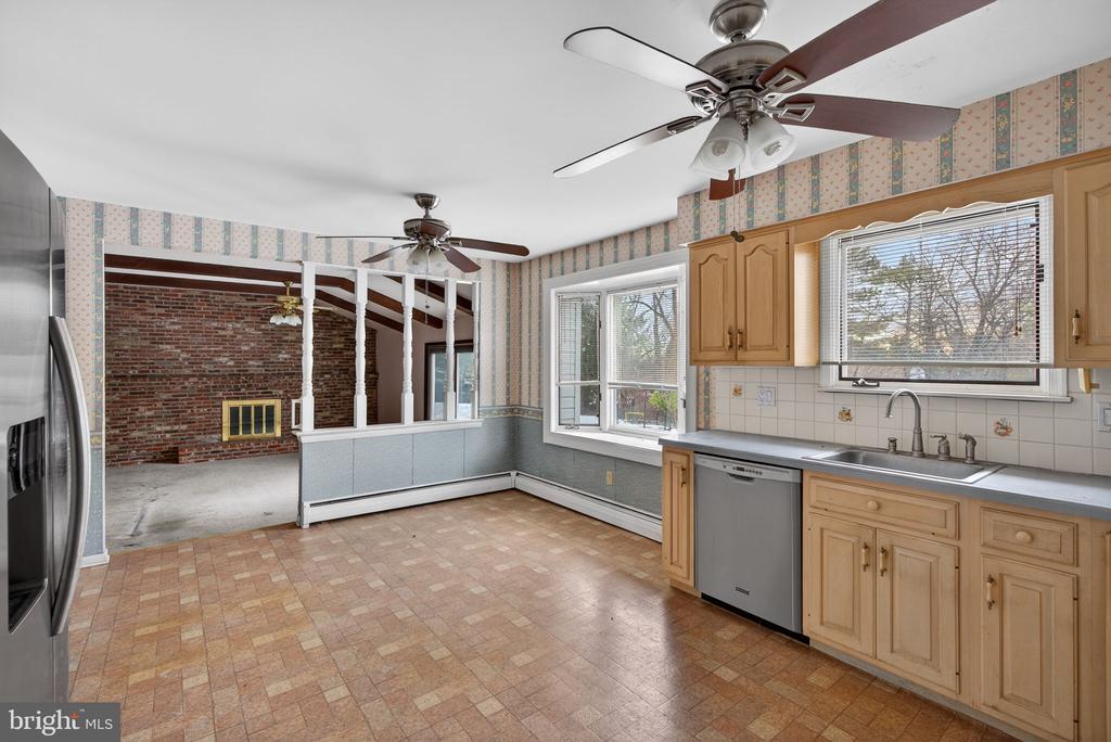 536 LEXINGTON LANE