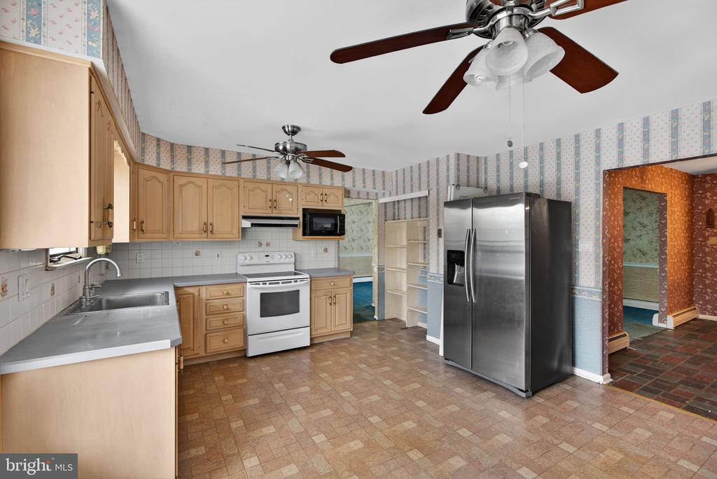 536 LEXINGTON LANE