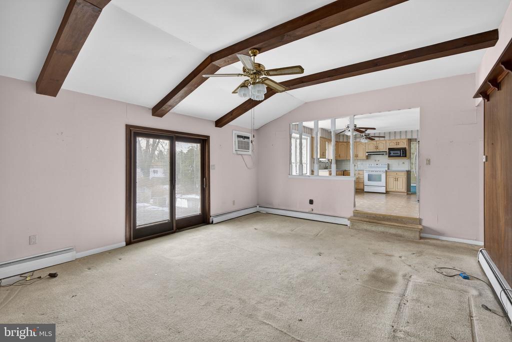 536 LEXINGTON LANE