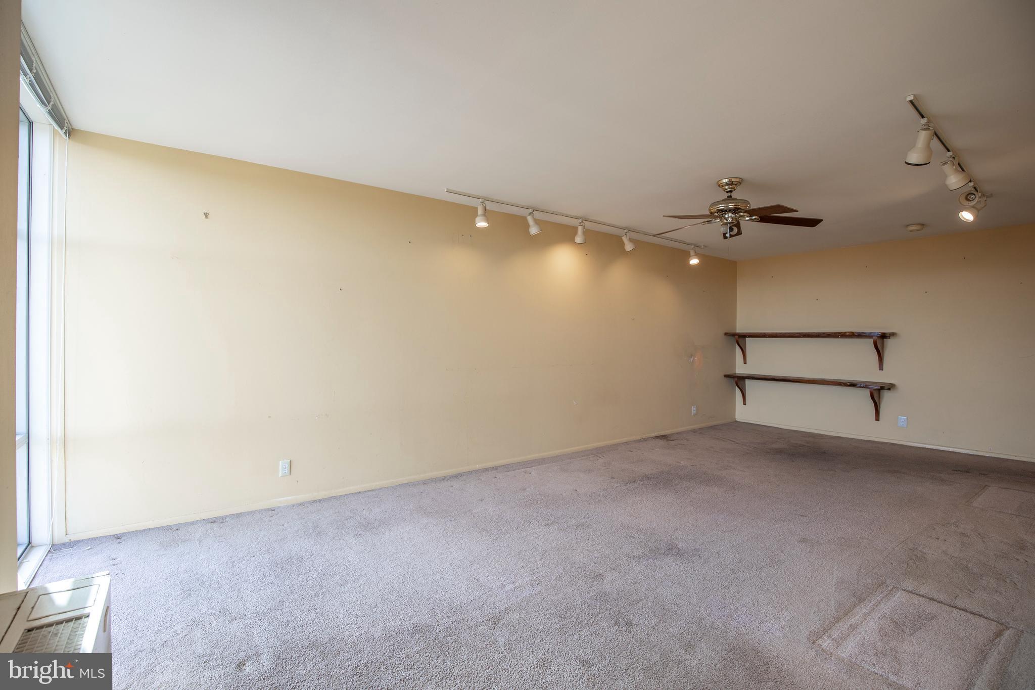 3600 CONSHOHOCKEN AVENUE 1806