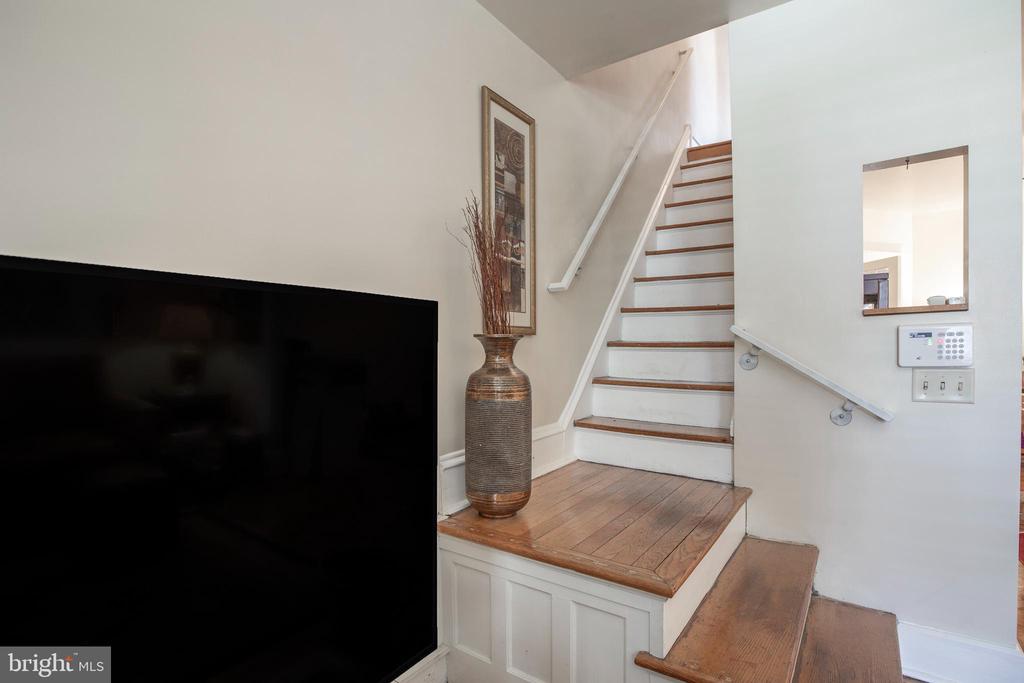 1209 MARLYN ROAD