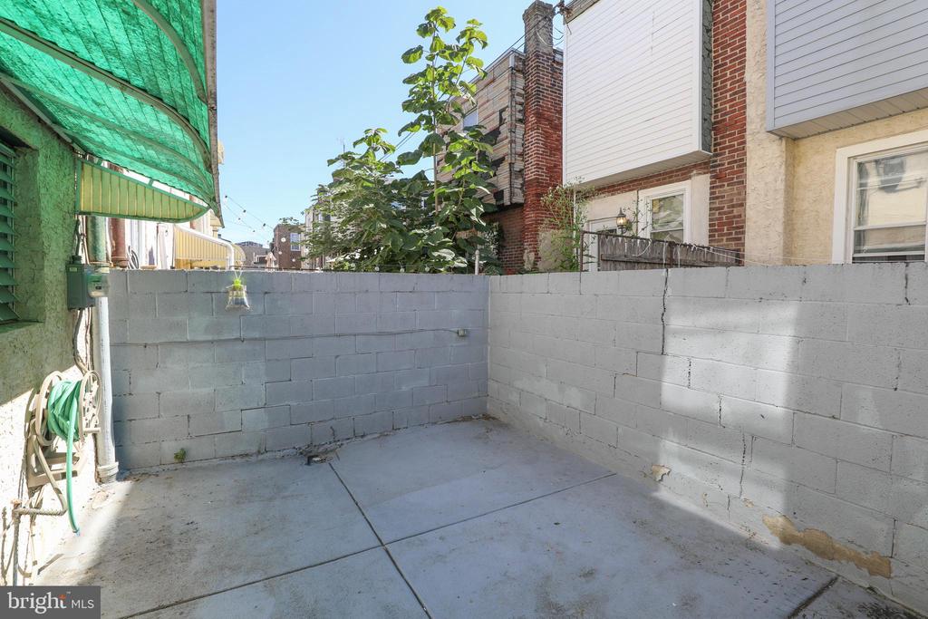2635 WEBB STREET
