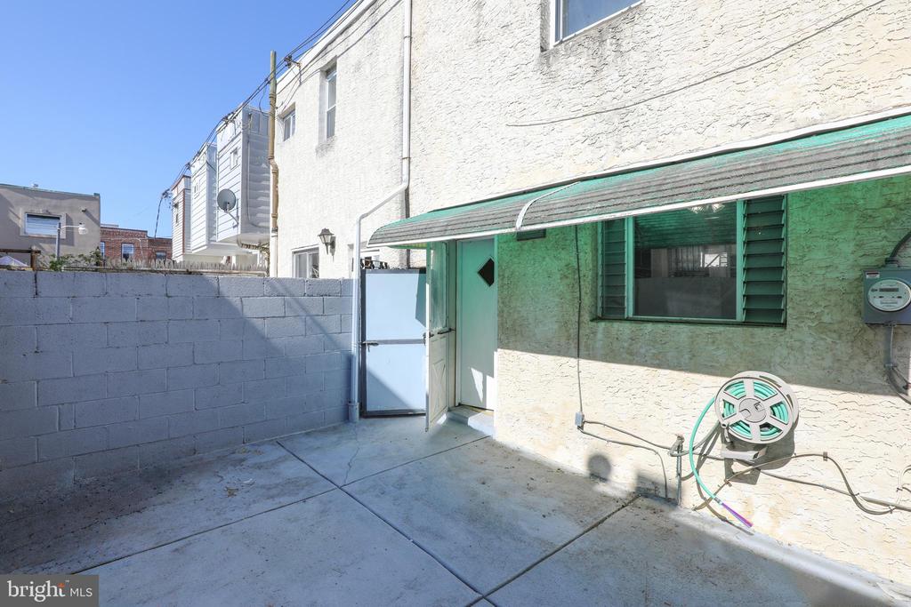 2635 WEBB STREET