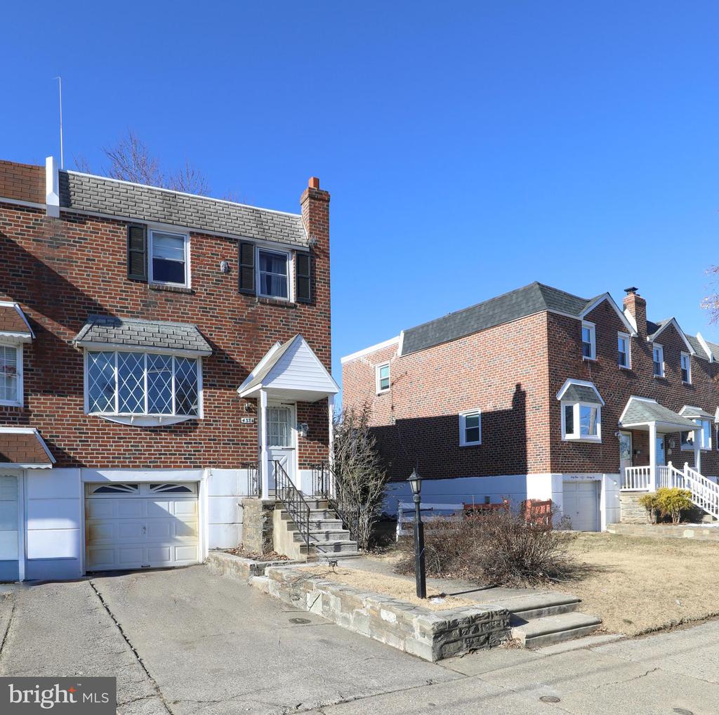 4374 DEERPATH LANE