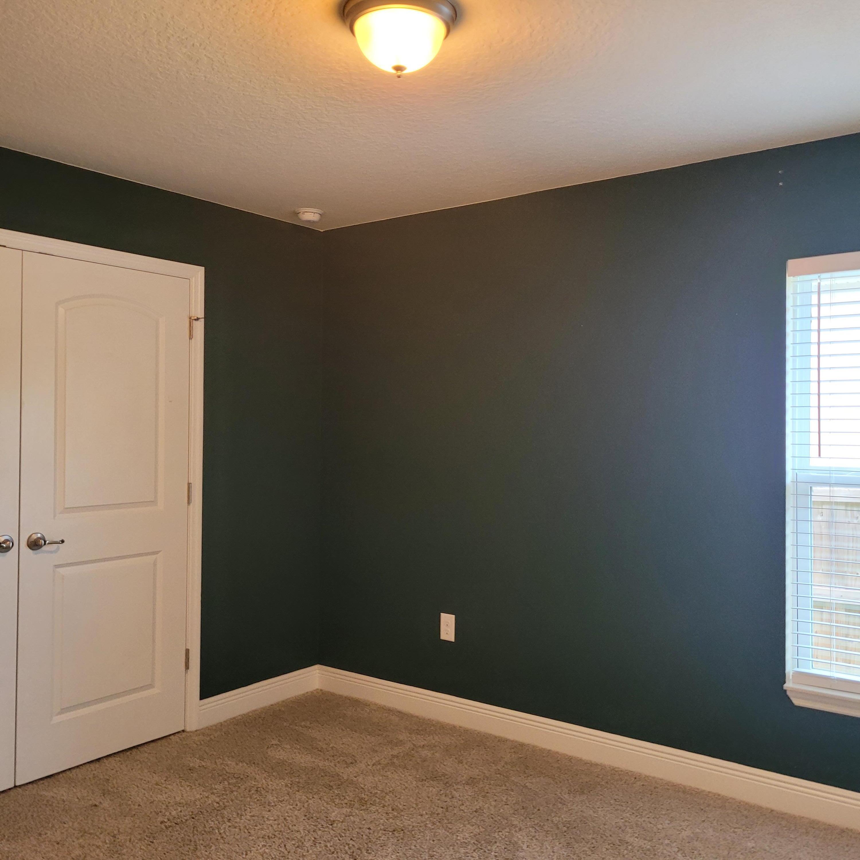 737 Atlantis Road SE