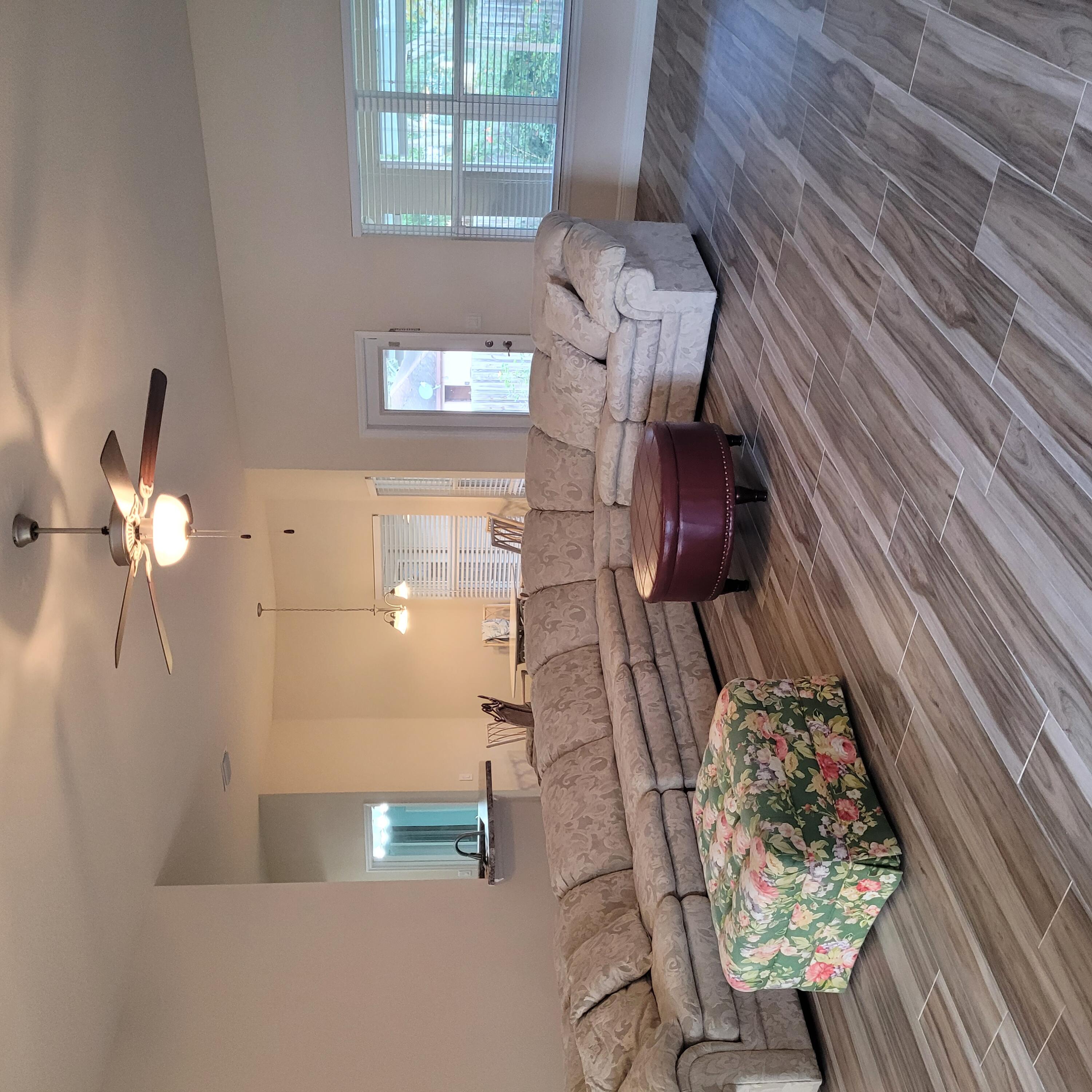 737 Atlantis Road SE