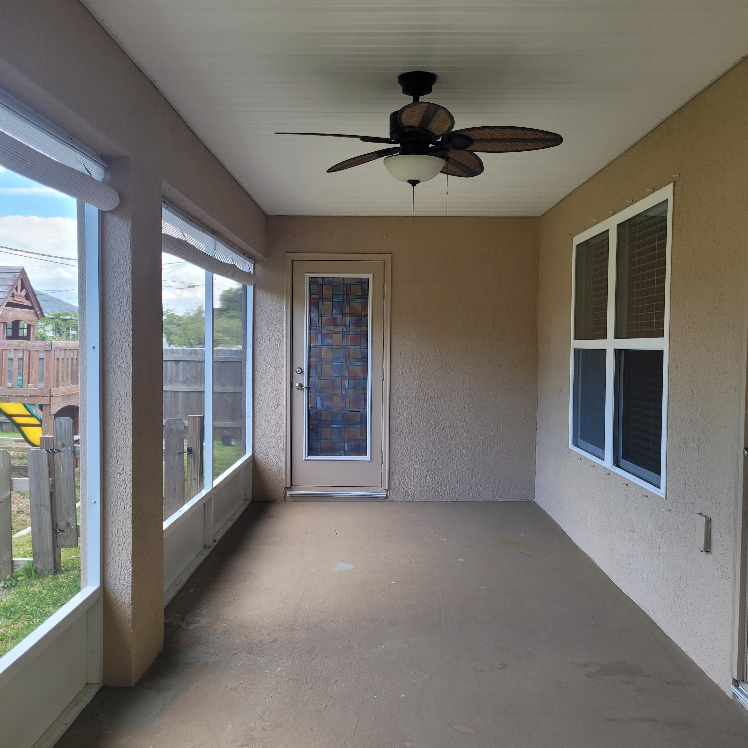 737 Atlantis Road SE