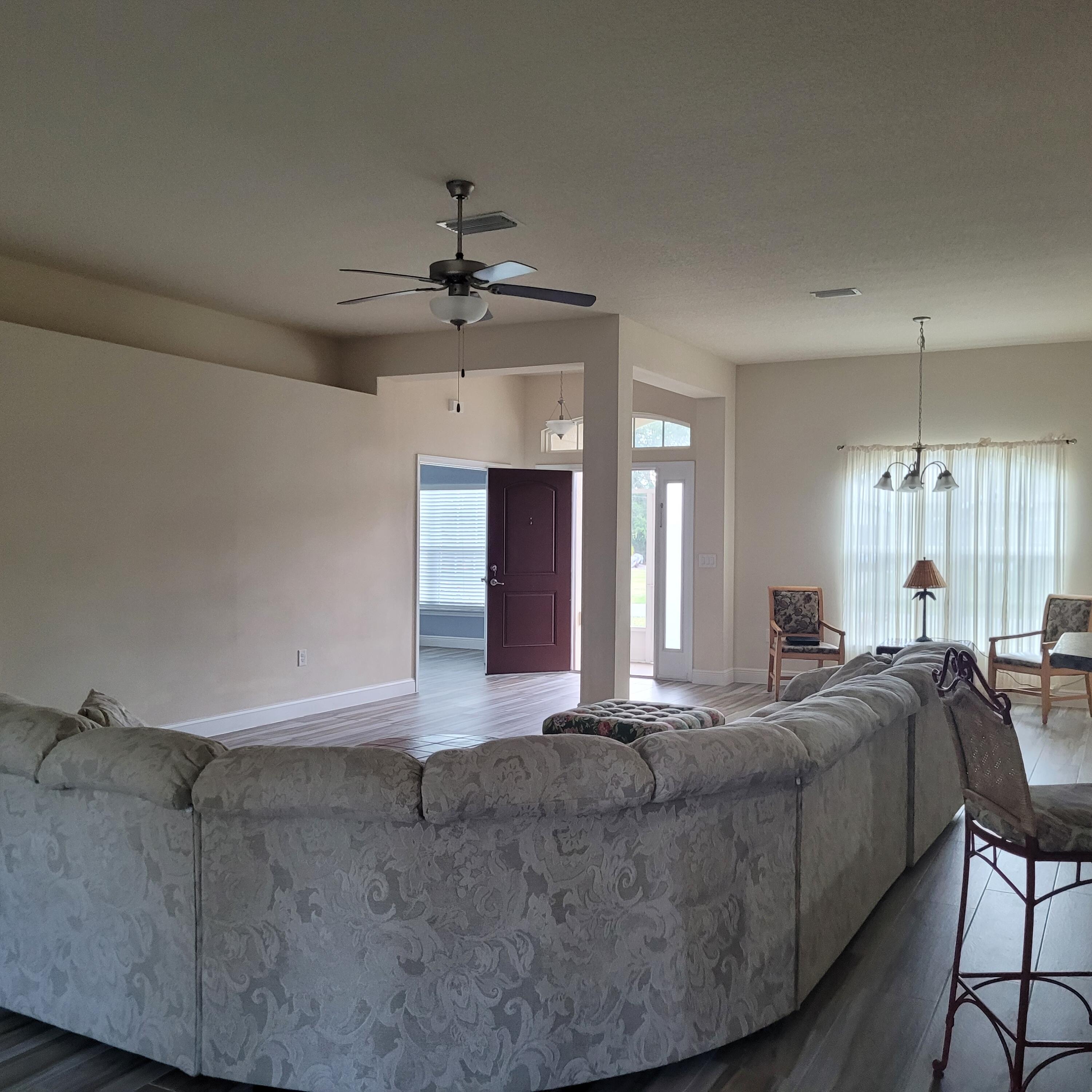 737 Atlantis Road SE