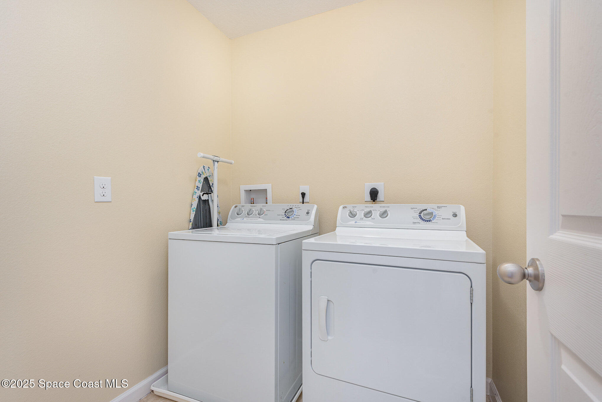 2505 Revolution Street, 105