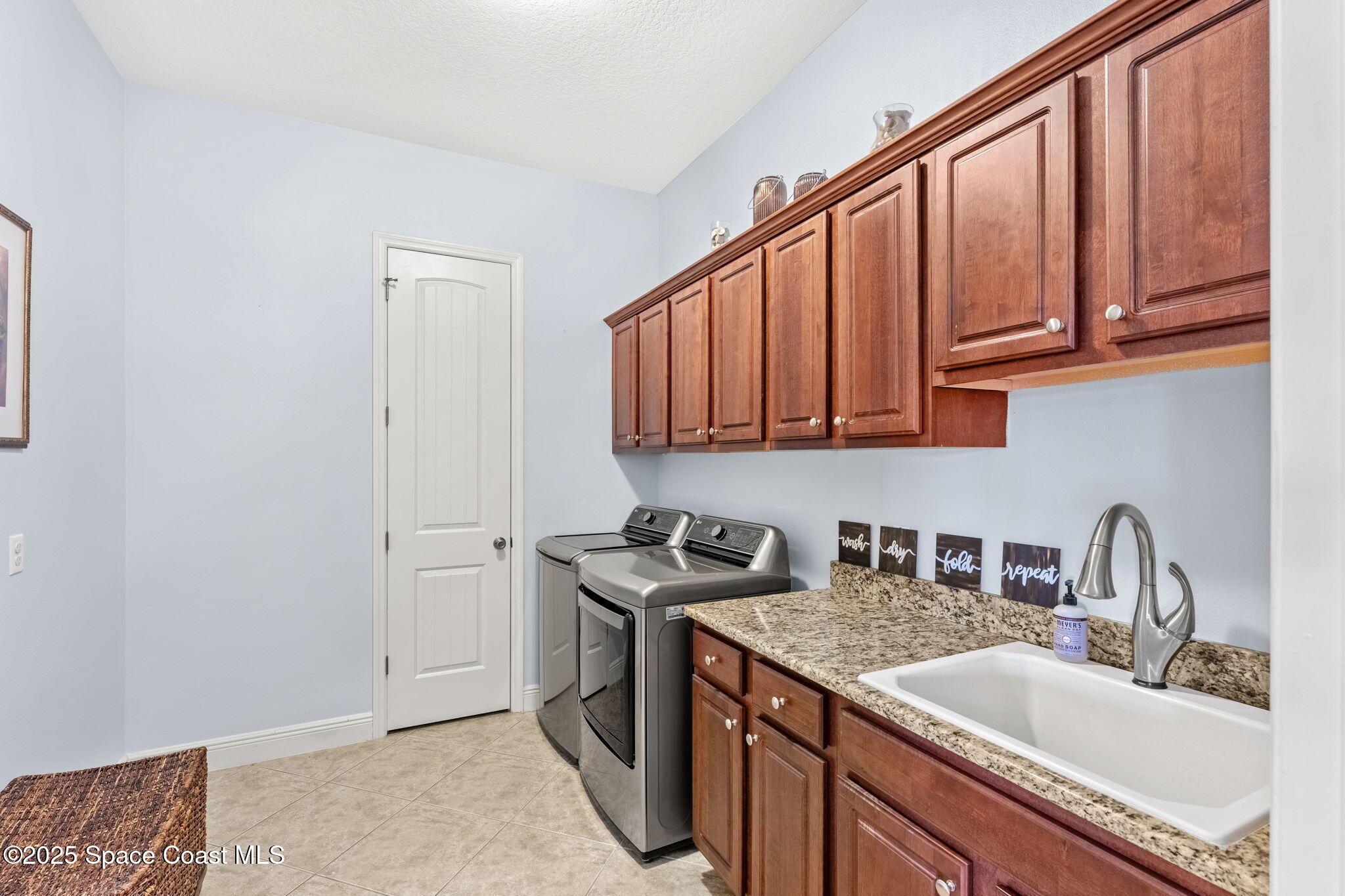 4022 Tradewinds Trail