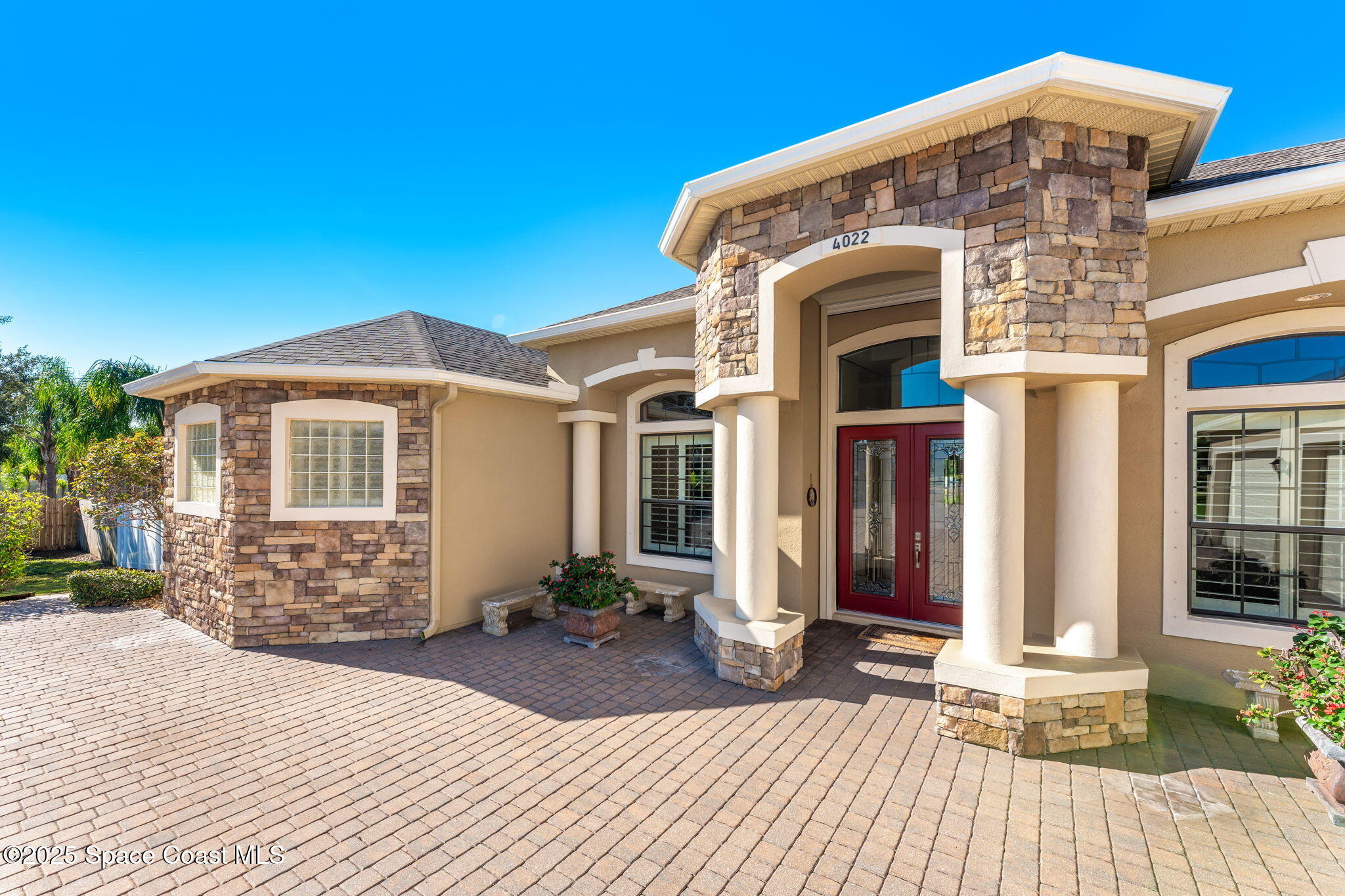 4022 Tradewinds Trail