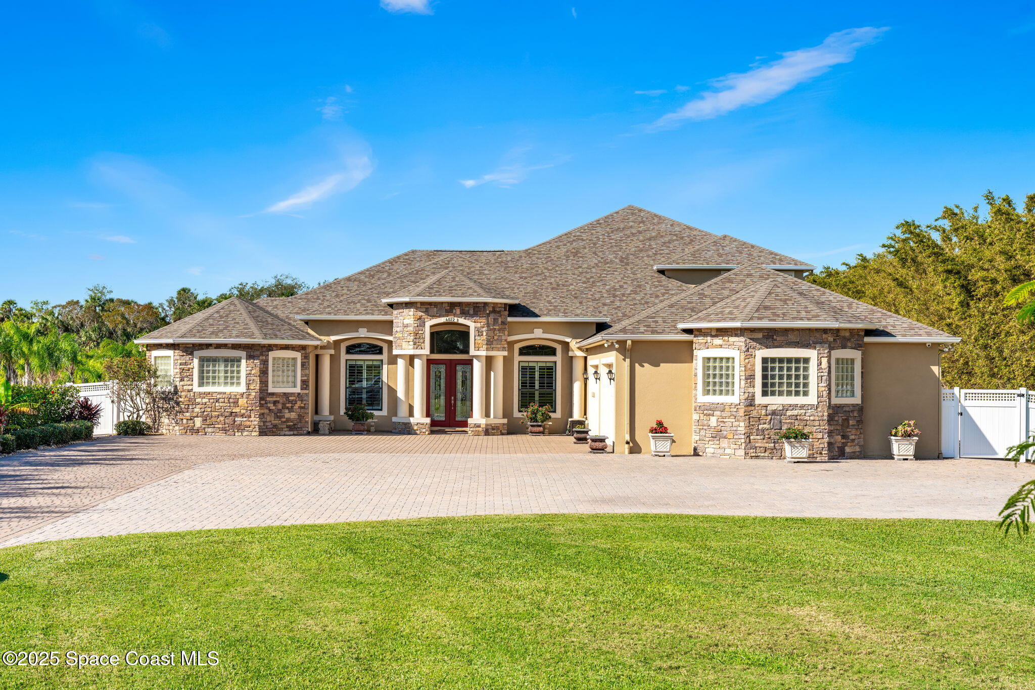 4022 Tradewinds Trail