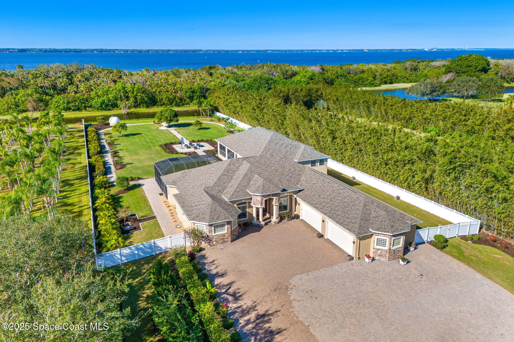 4022 Tradewinds Trail