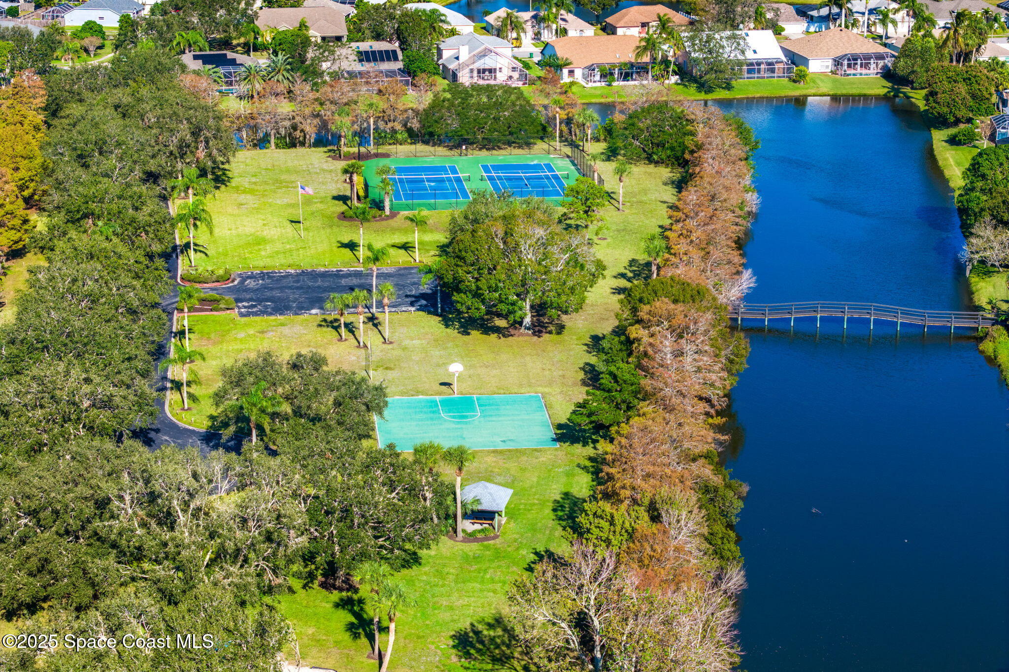 4022 Tradewinds Trail