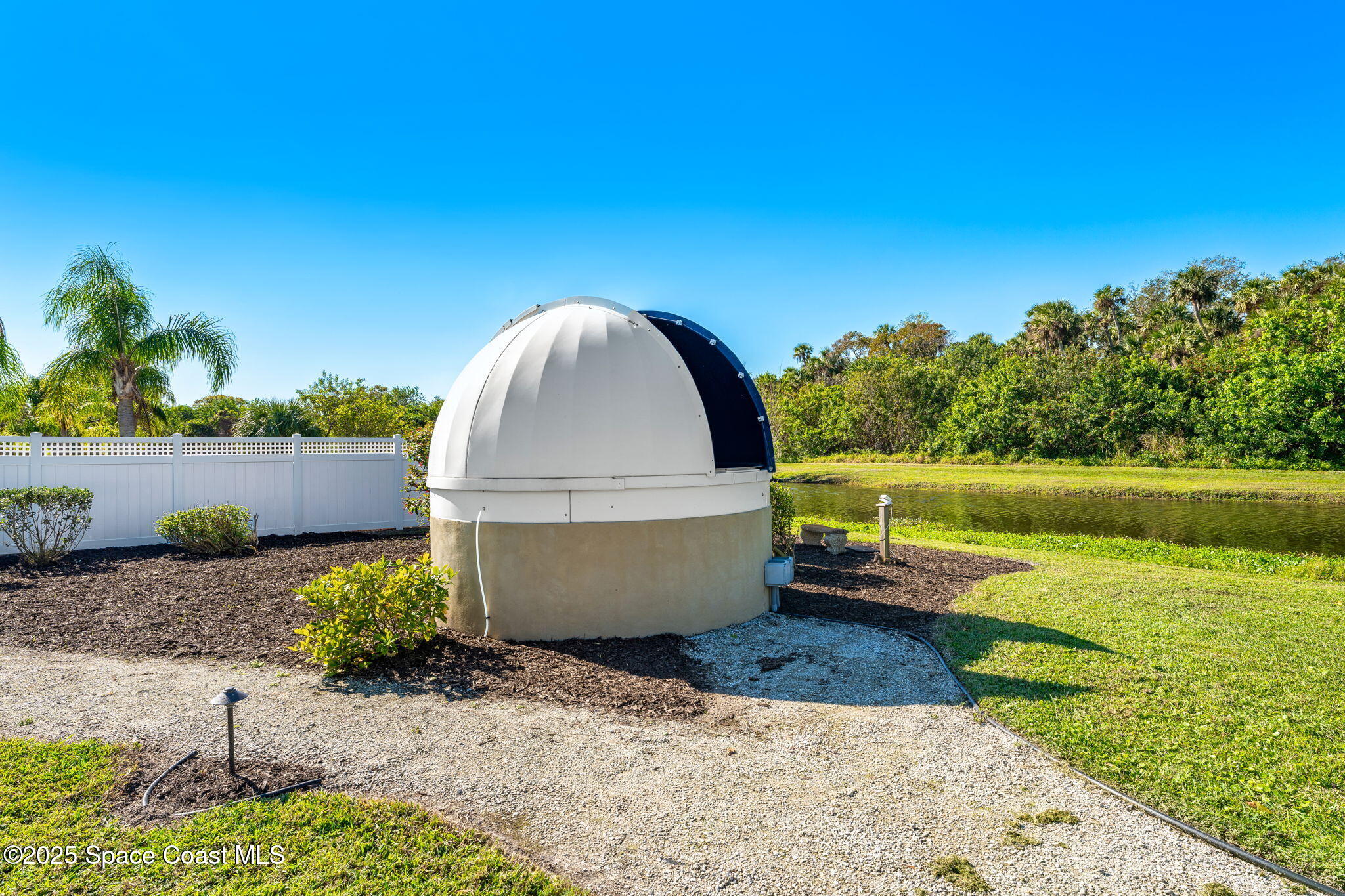 4022 Tradewinds Trail