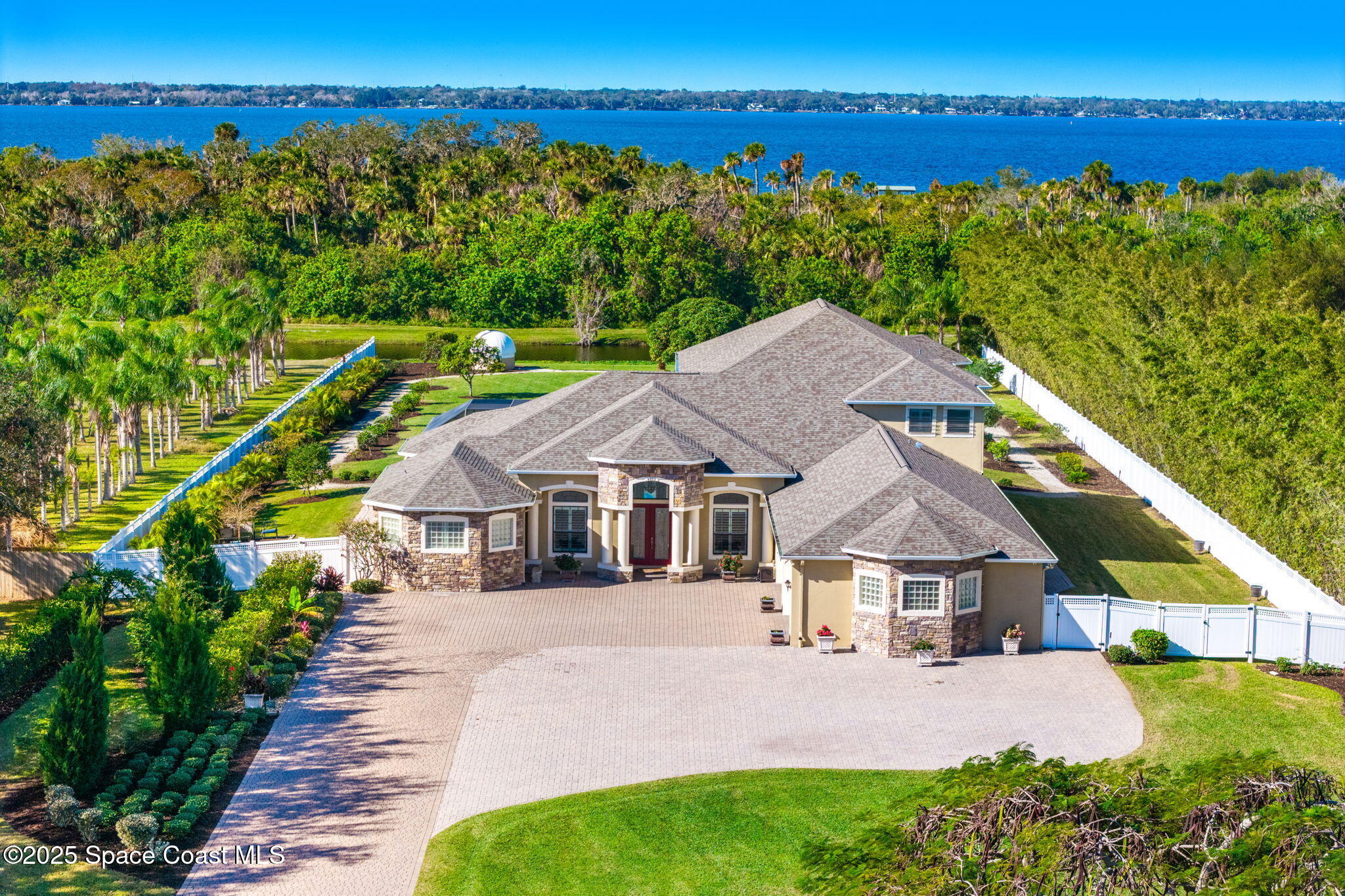 4022 Tradewinds Trail